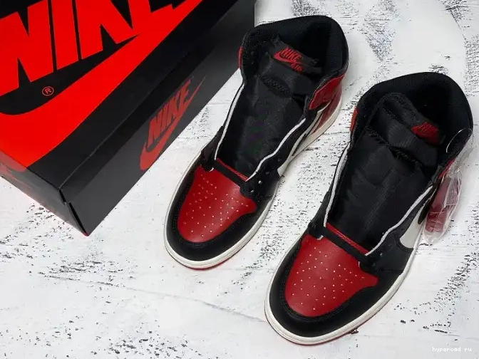 Air 555088-610 High 1 OG Retro Jordan Toe Bred 0418